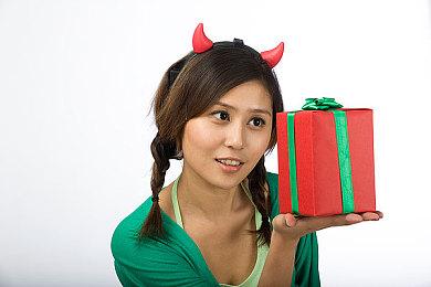 《赛博朋克酒保行动》开发商公布奇异新作